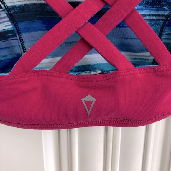 SIZE 6 - Reversible Ivivva by Lululemon girls bra - Picture 7 of 9